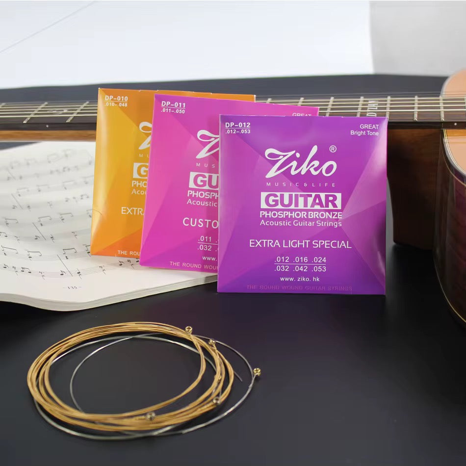 Pack of extra light classical guitar strings with ball end



