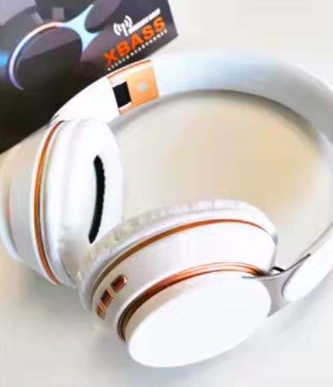 
Wireless foldable stereo headset side angle


