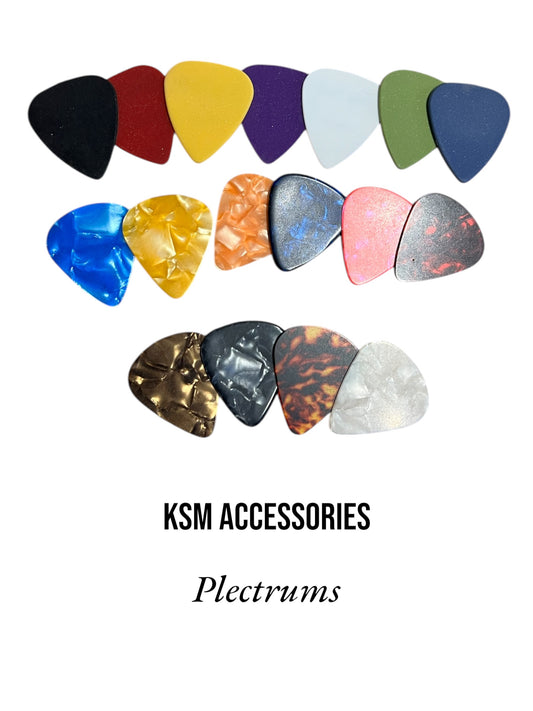 Mixed guitar plectrums in assorted gauges


